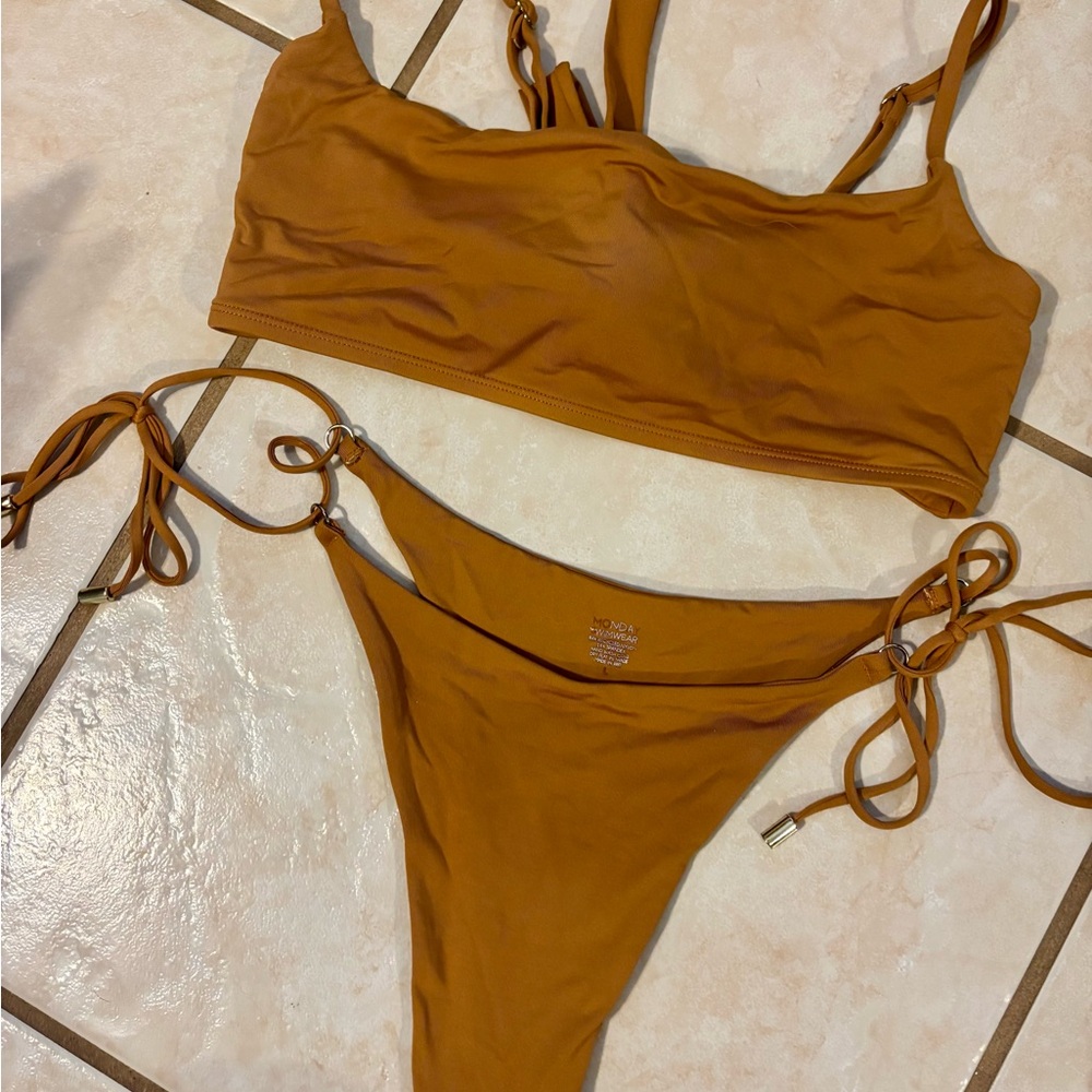 Monday Swimwear - Bikini set Toffe